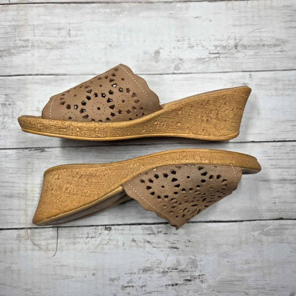 Spring Step Laser Cut Floral Wedge Slide Sandals Womens 37 Tan Leather Italy